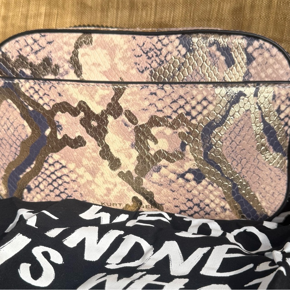 Kurt Geiger Shoreditch Small Camera Crossbody Bag in Pink Snake-Embossed Leather - Picture 3 of 5